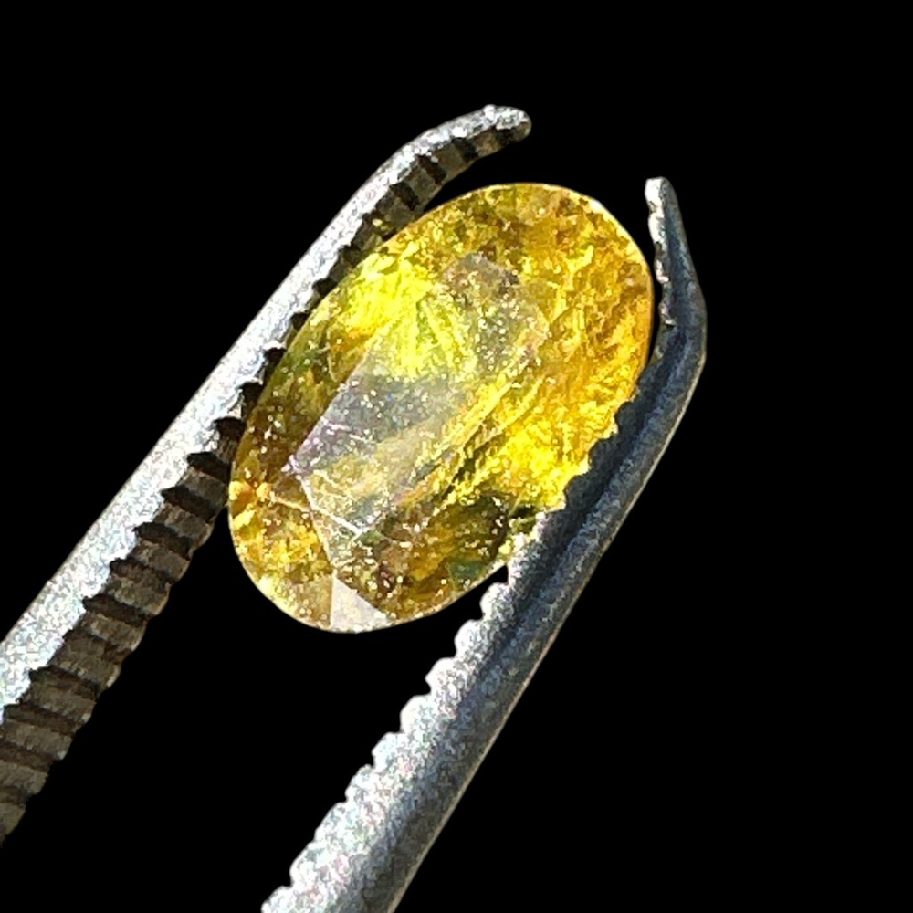 Chrome Green (Sphene) 0.80 CT’s Attractive piece